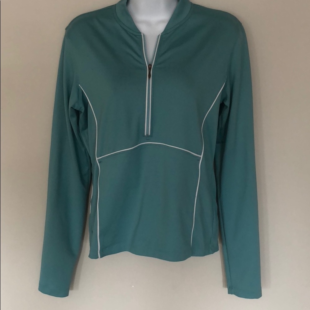 Long-sleeved 1/2 zip performance top